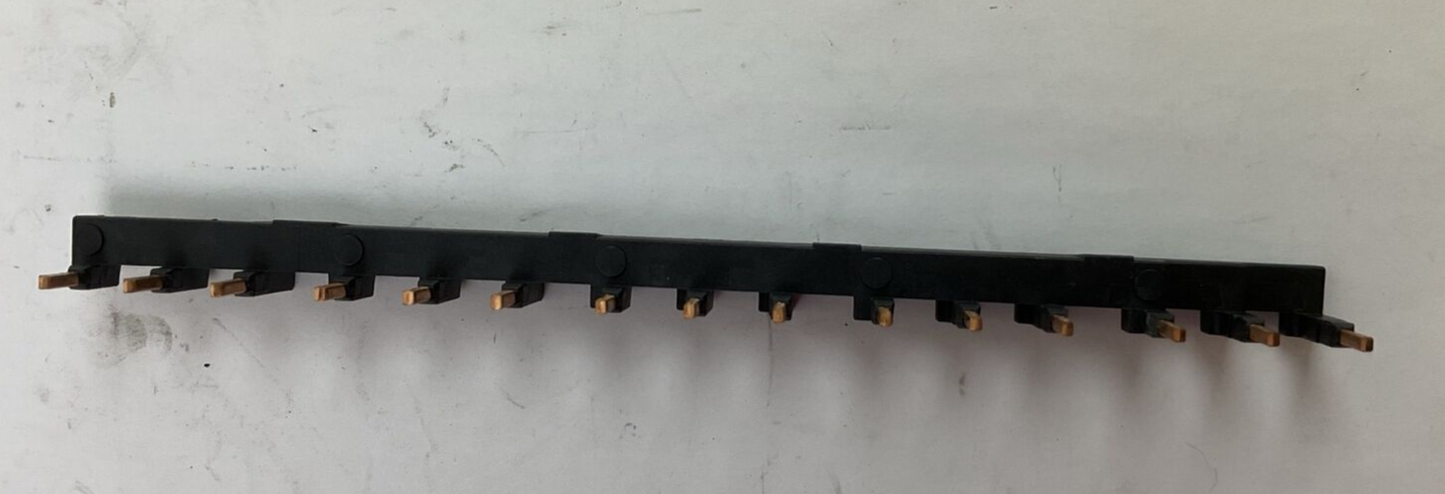 ALLEN BRADLEY 140M-C-W455N SER A COMPACT BUSBAR 600VAC 64A