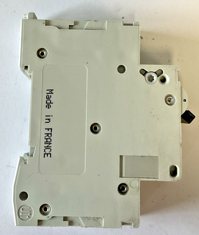 SCHNEIDER ELECTRIC C60 CIRCUIT BREAKER MULTI 9 D 1A 240VAC 10KA