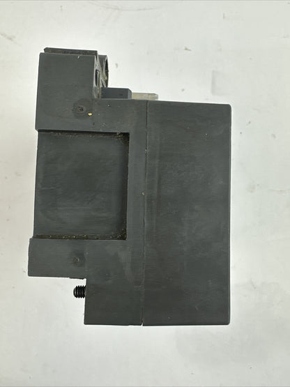 SIEMENS 6ES7 142-1BD40-0XB0 SIMATIC S7 DIGITAL OUTPUT MODULE DO 4 X DC 24V 2A