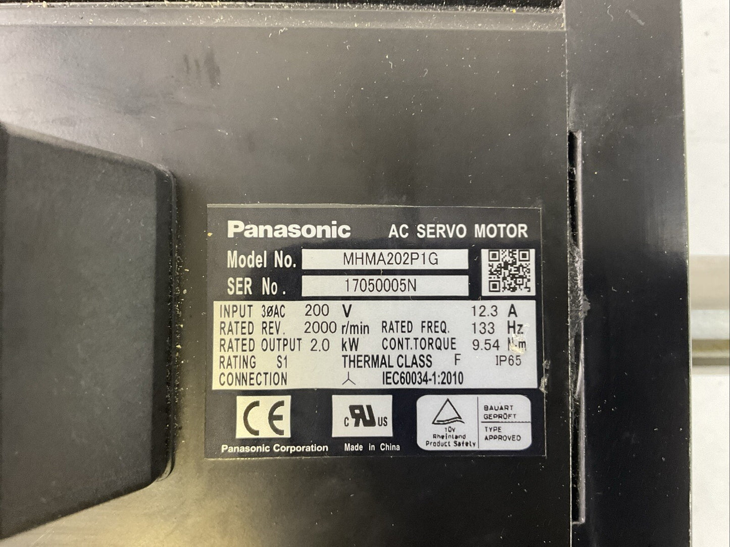 PANASONIC MHMA202P1G AC SERVO MOTOR 200VAC 2000 R/MIN MISSING SCREWS