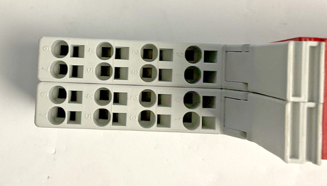ALLEN BRADLEY 1734-IB8S SAFETY SINK INPUT MODULE SER.B 24VDC W/1734-TOPS SER.A