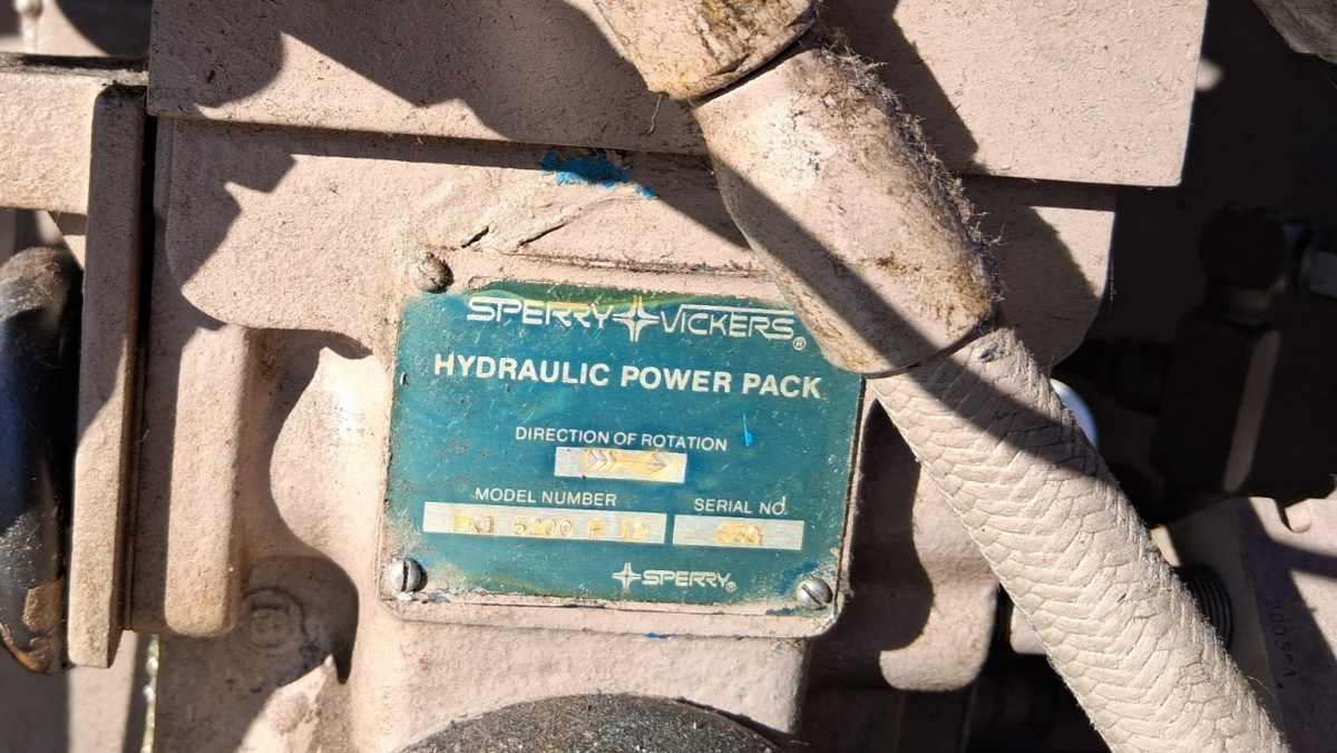 CHALLENGE 305 MC HYDRAULIC PAPER CUTTER 6A MAIN FUSE CENTURY 3HP 1750RPM MOTOR