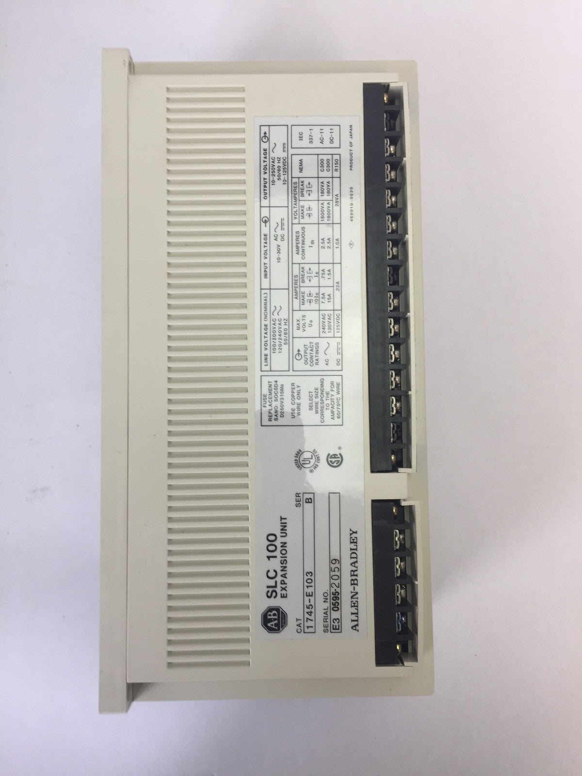 ALLEN BRADLEY 1745-E103 SLC 100 PROGRAMMABLE CONTROLLER  LINE VOLTAGE 100/200VAC