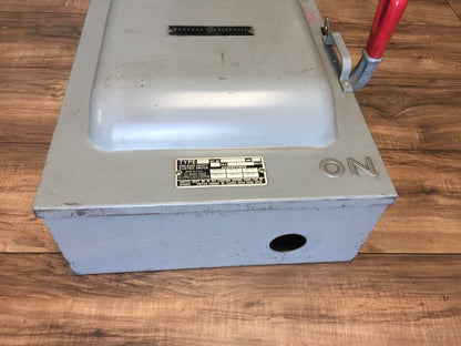 GE TC35323 TYPE HD ENCLOSED SAFETY ELECTRIC SWITCH 100A 240VAC 3P 7.5HP DOUBLE
