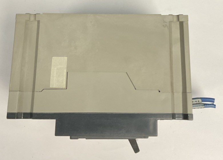 MERLIN GERIN NSE100N NENL34030 CIRCUIT BREAKER 30A 480V *SHUNT WIRE LENGTH VARY*