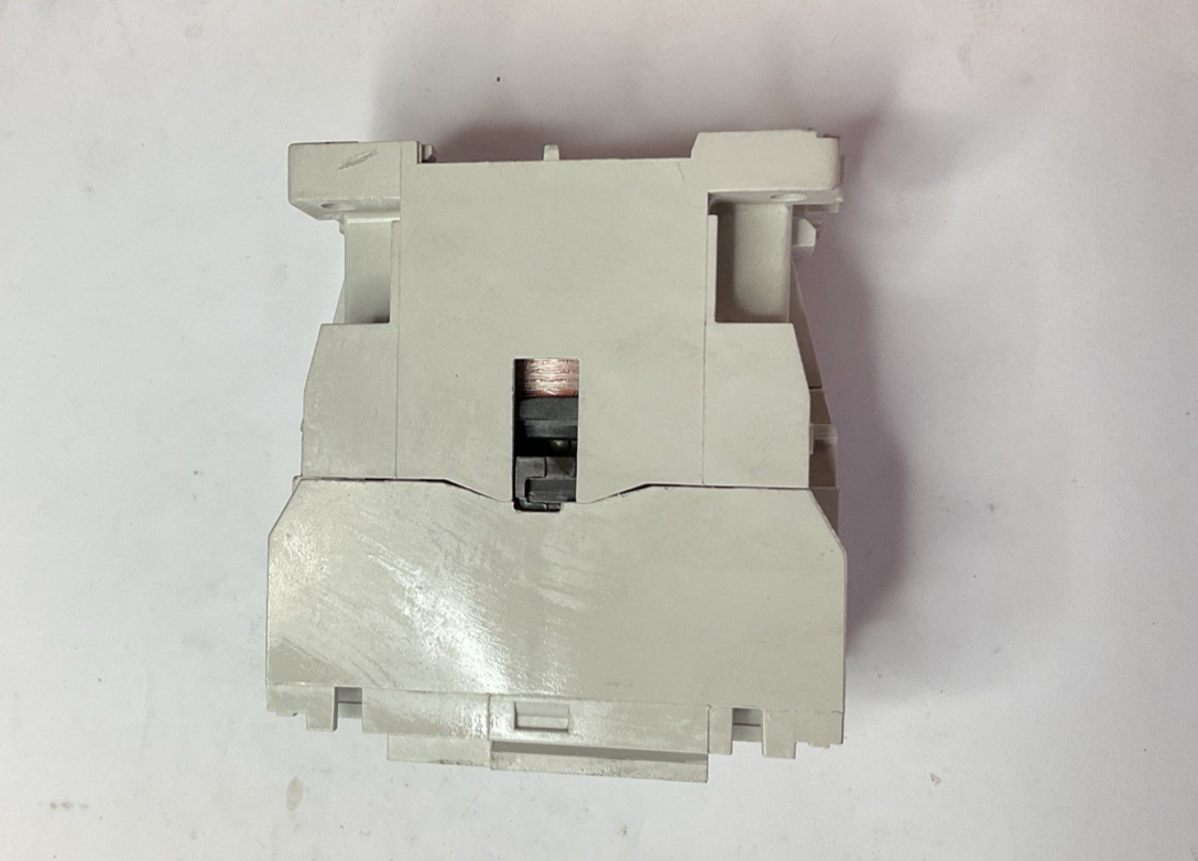 EATON CE15CNS3AB CONTACTOR SER.B1 12A 50/60HZ 10HP@575V SIZE C