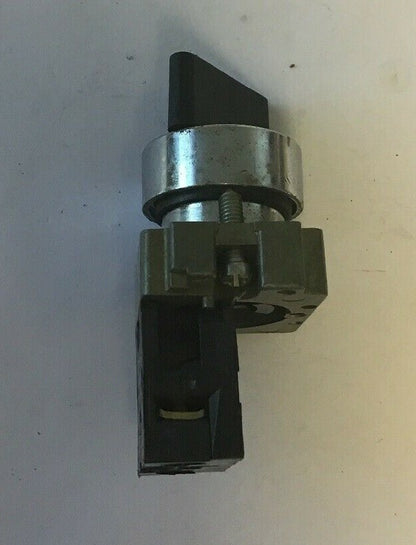 TELEMECANIQUE ZB2-BE101 CONTACT BLOCK 10A 400V W/CONTACT BLOCK ASSY. AND SWITCH