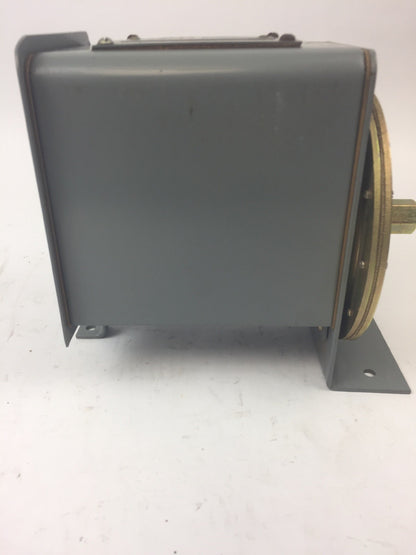 SQUARE D CLASS 9013 TYPE ALW-3 PRESSURE SWITCH 550V CLOSES 35 OPEN 30