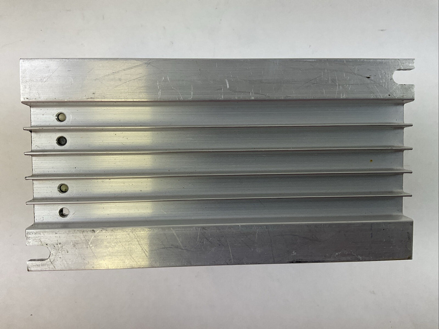 YASKAWA CIMR-V7AM20P2 AC DRIVE OUTPUT 3PH 0-230VAC 0-400HZ 1.6A INPUT 200-230VAC