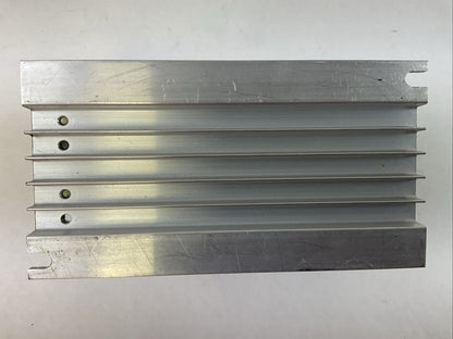 YASKAWA CIMR-V7AM20P2 AC DRIVE OUTPUT 3PH 0-230VAC 0-400HZ 1.6A INPUT 200-230VAC