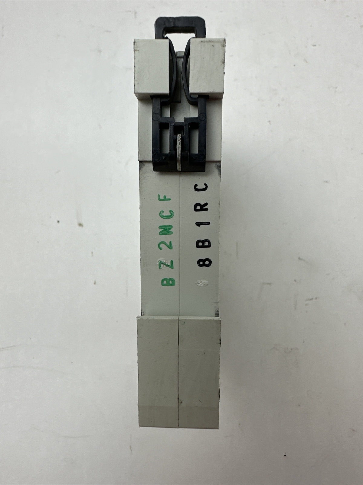 EATON FAZ-B8/1-SP CIRCUIT BREAKER 8A 230/400VAC 240/415VAC 1POLE