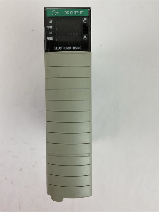 ALLEN BRADLEY 1756-OB16E SER A FW 3.003 CONTROL LOGIX 16PT D/O MODULE