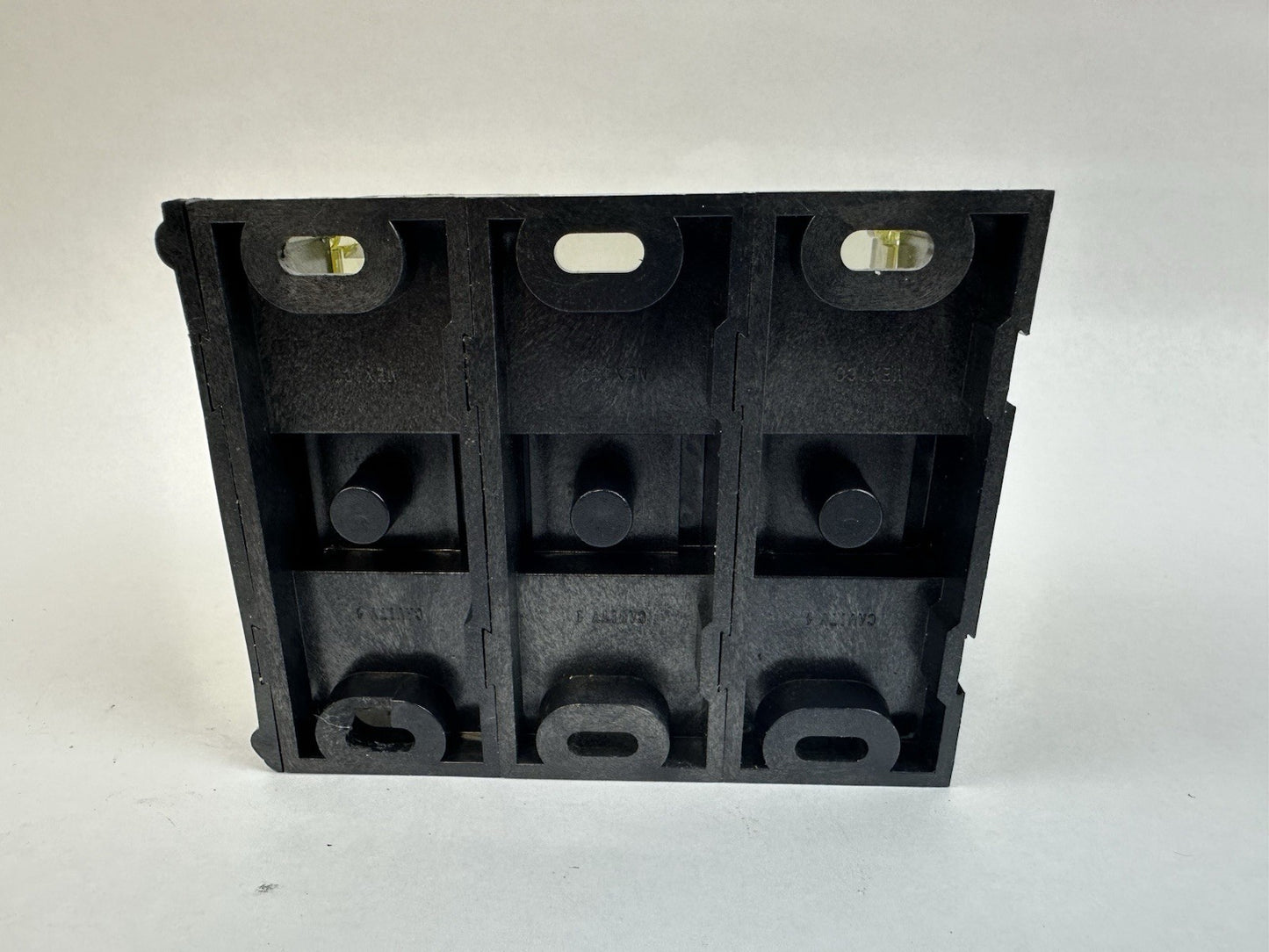 FERRAZ SHAWMUT 67113 POWER DISTRIBUTION BLOCK 3P 600V