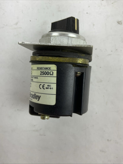ALLEN BRADLEY 800T-U19 SER Q 300V AC/DC 2WATT SELECTOR SWITCH