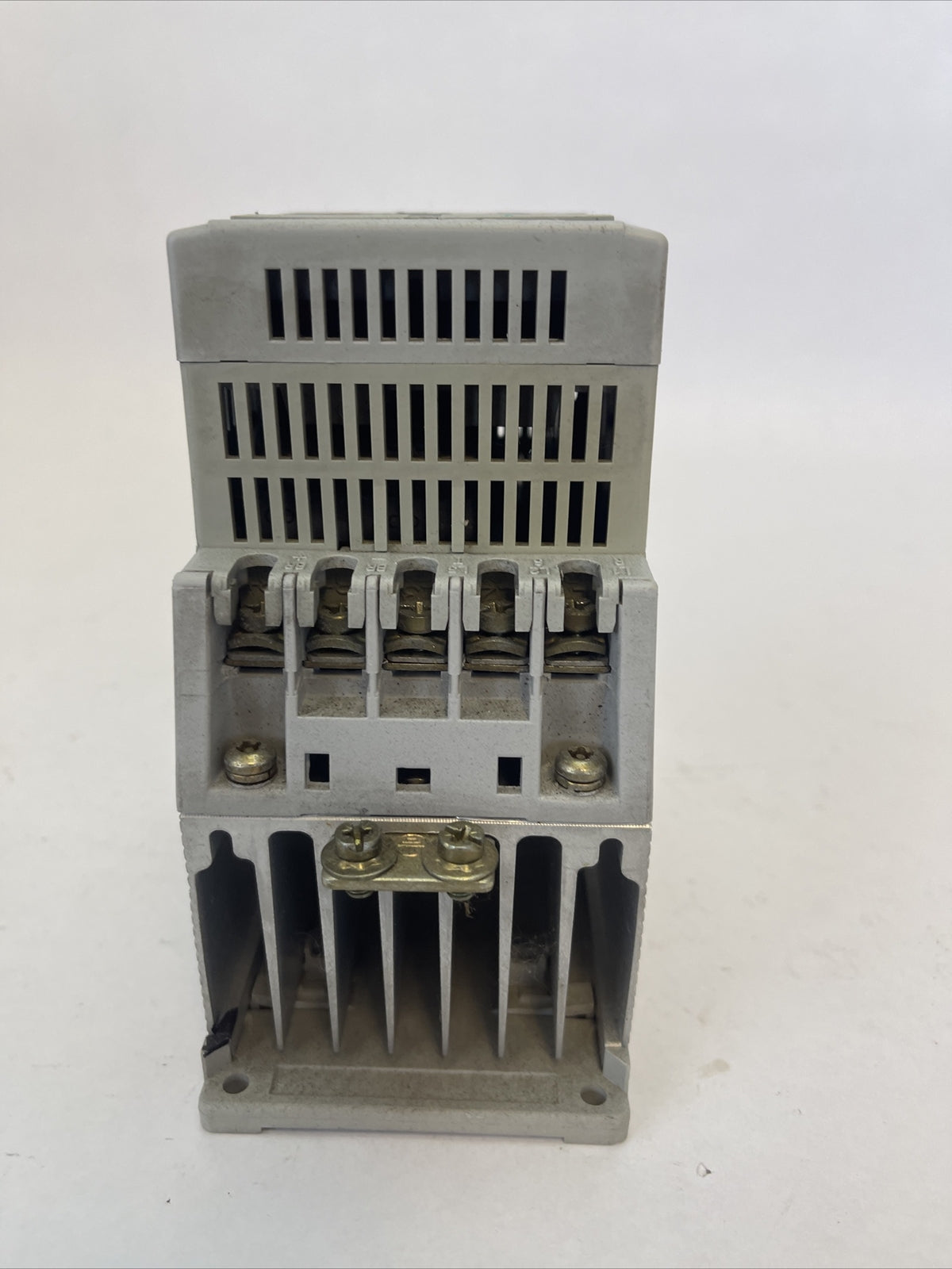 ALLEN BRADLEY 160-BA02NPS1 SER B FRN 5.01 SPEED CONTROLLER OUTPUT 380-460V 1.7A