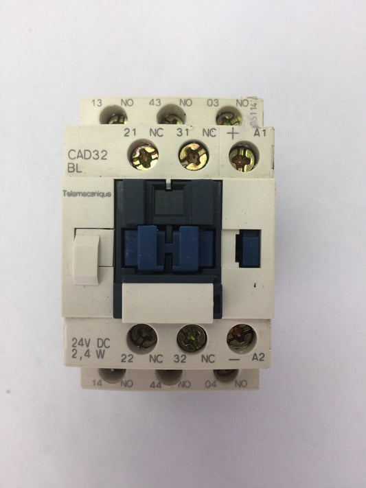 TELEMECANIQUE CAD32 BL RELAY 600VAC 10A  COIL 24VDC 2,4 W LAD4TBDL 5-24V