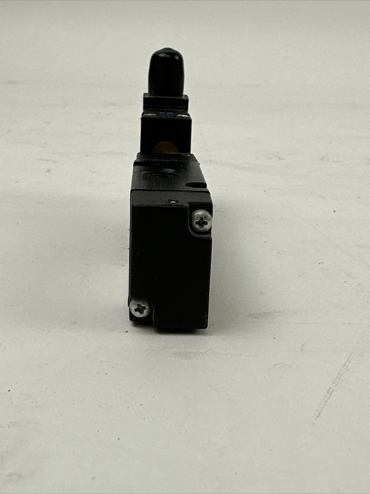 PARKER B3G0BB553C SOLENOID VALVE 145PSI P2E-KV31F 120V 60HZ 1.6VA