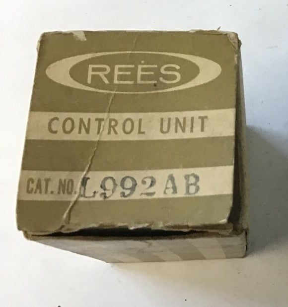REES L992AB PUSHBUTTON START ILLIMUNIATED 4300-999/ 949-6648 460V 60CY