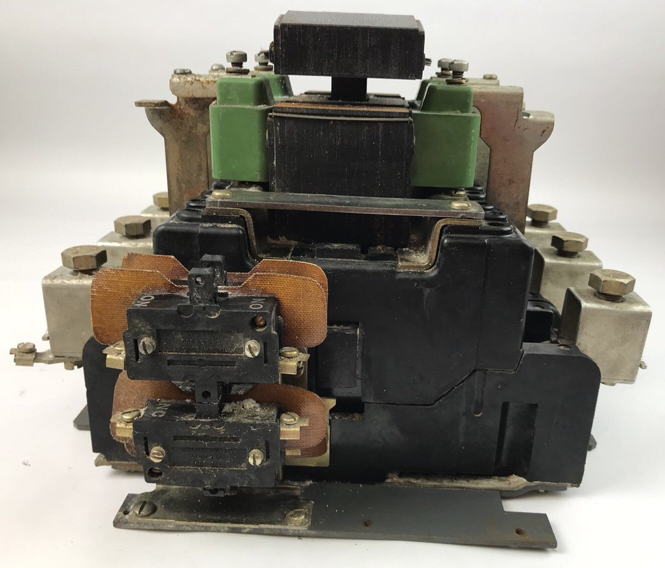 GE CR105G000DFA CONTROL NEMA SIZE 5 MAX VOLTS 600 AC MAX AMPS 300 * USED *