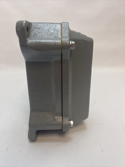 SQUARE D 9001 GW-204 CONTROL STATION SERIES A 600VAC PUSH BUTTON OPEN CLOSE