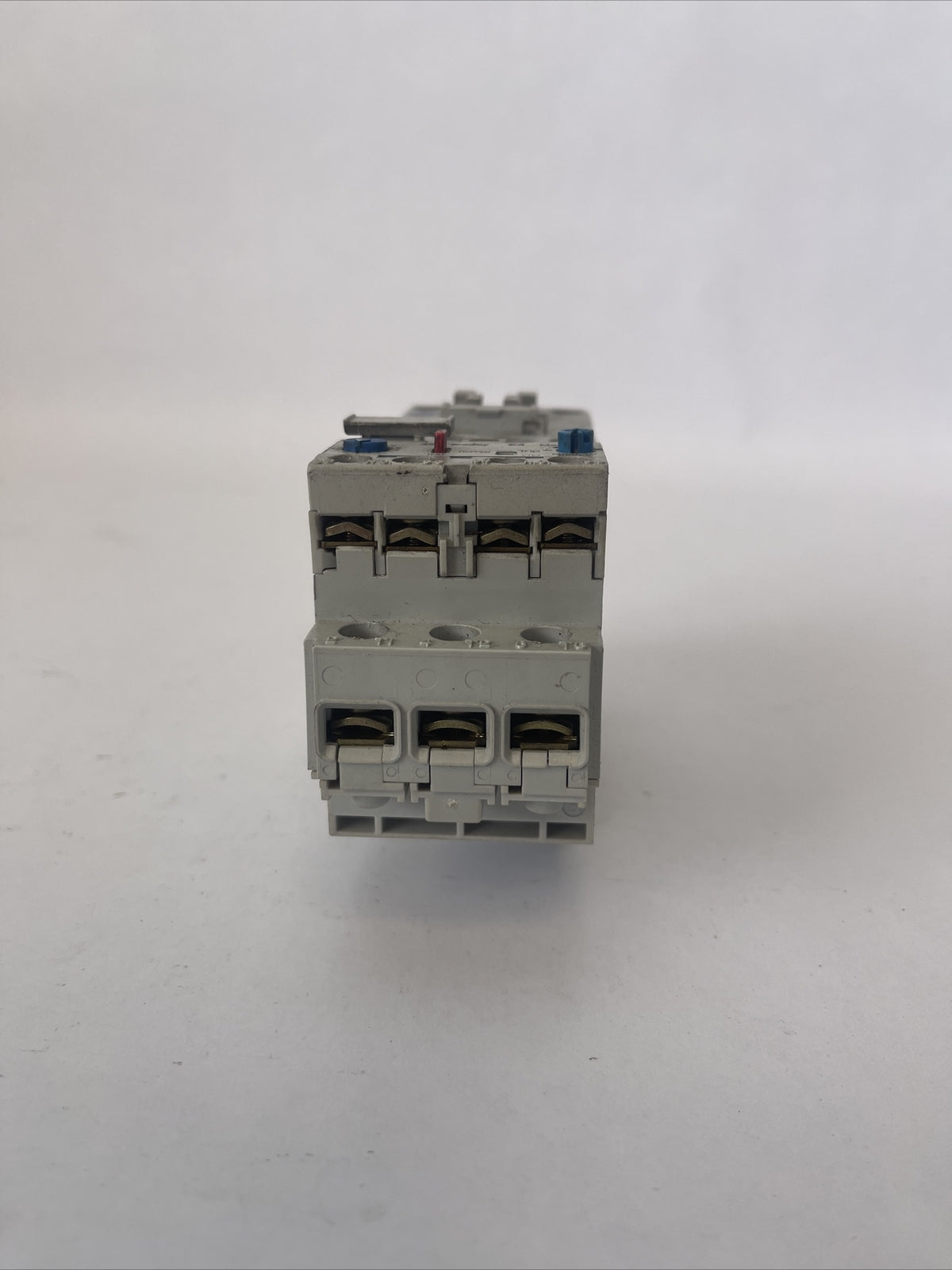 ALLEN BRADLEY STARTER (100-C16*10 CONTACTOR SER B 600VAC 30A 15HP 193-EA4FB)