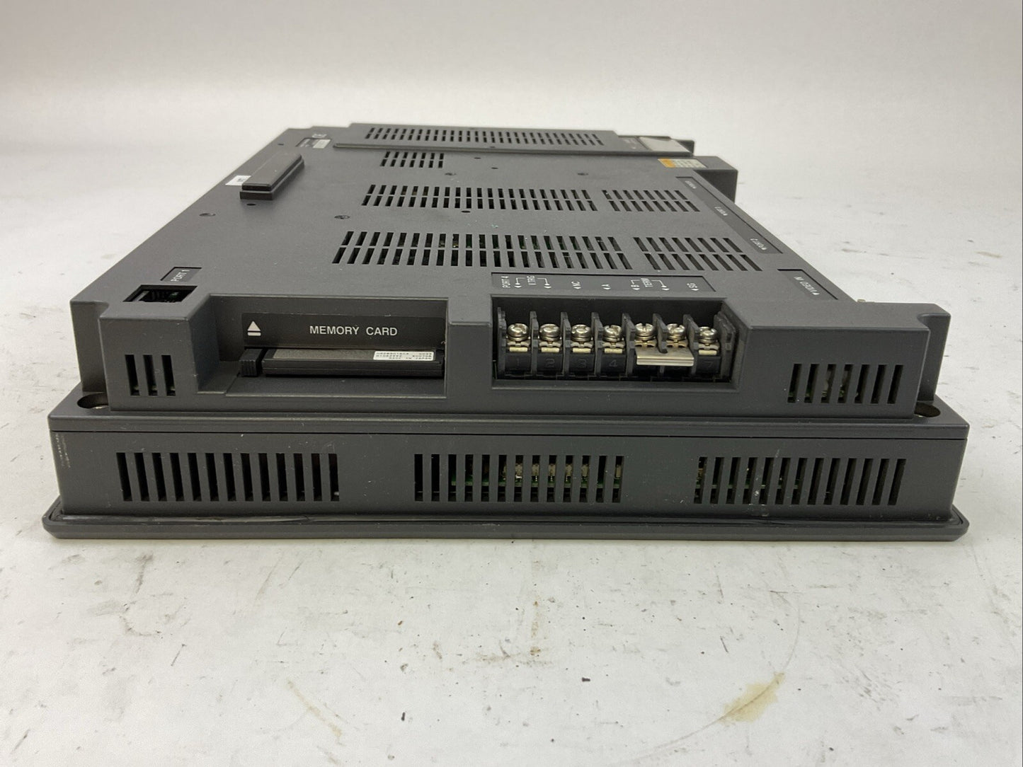 KEYENCE VT-10TC COLOR TOUCH SCREEN OPERATOR INTERFACE 24VDC