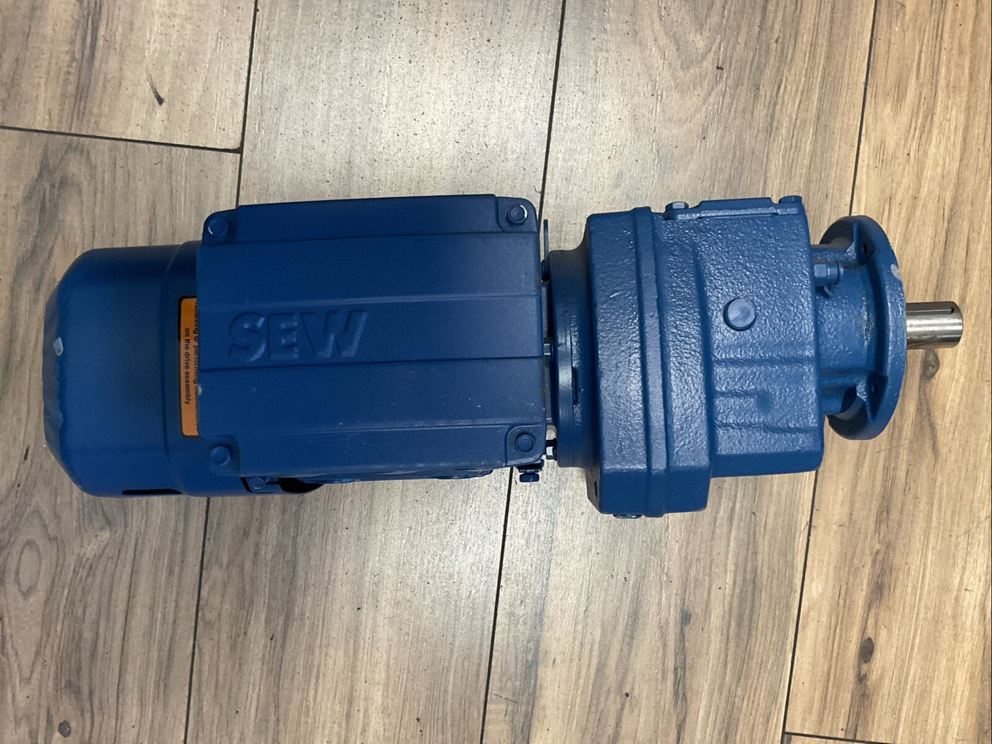 SEW-EURODRIVE RF37 DRS71S4BE05HR GEAR MOTOR HZ 60 rpm 1700/35 V230/460 YY/Y