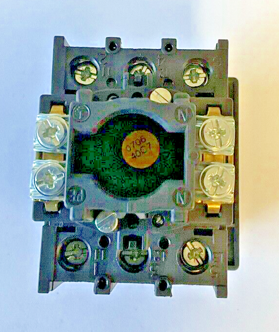 MOELLER P1-25 ON -OFF SWITCH 690VAC 25A 50-60HZ