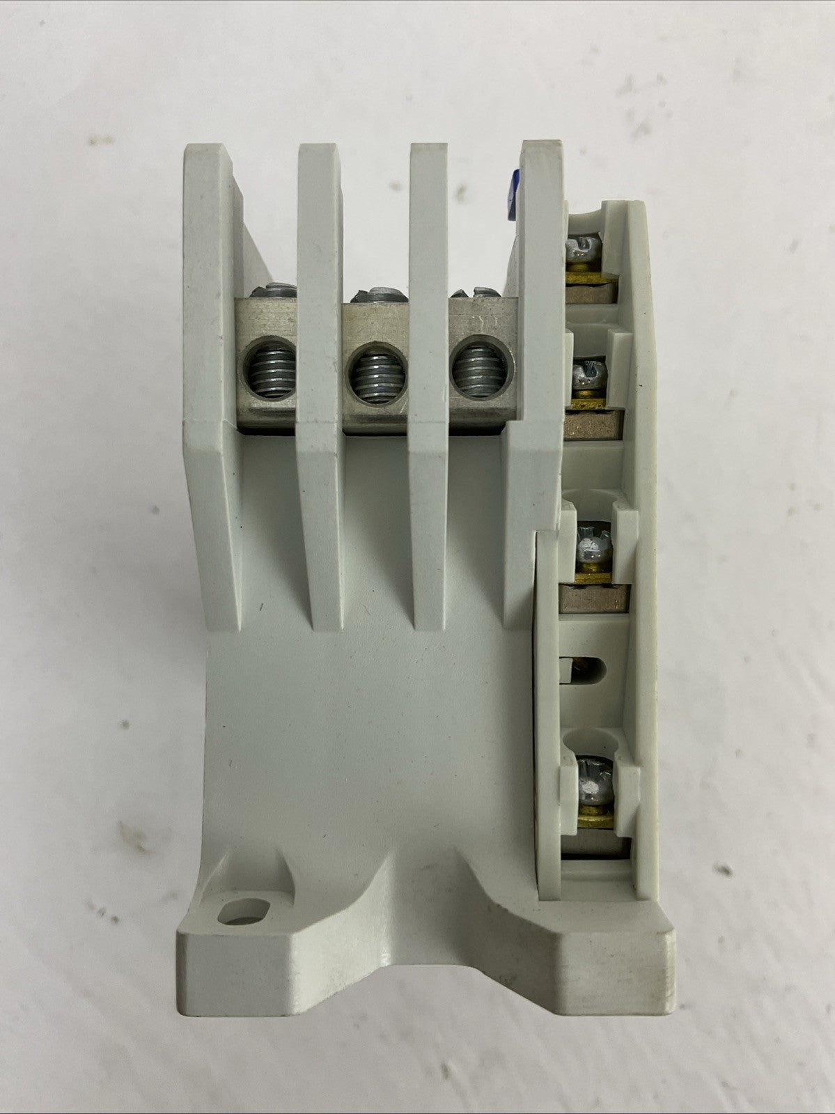 EATON STARTER AE16BNS0 600VAC 10A 3PH 7.5HP 3POLE COIL 120V C306DN3 NO HEATERS