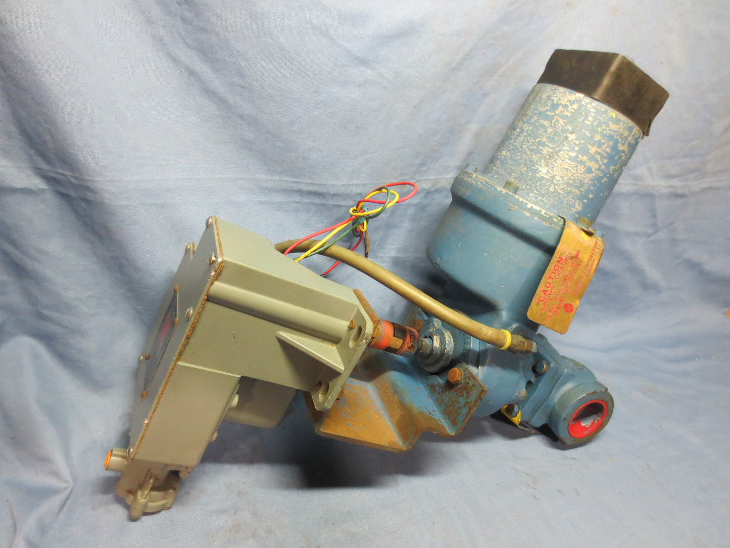 DEZURIK 9224590 ACTUATOR w/ MOORE ELECTRONIC VALVE POSITIONER w/VALVE