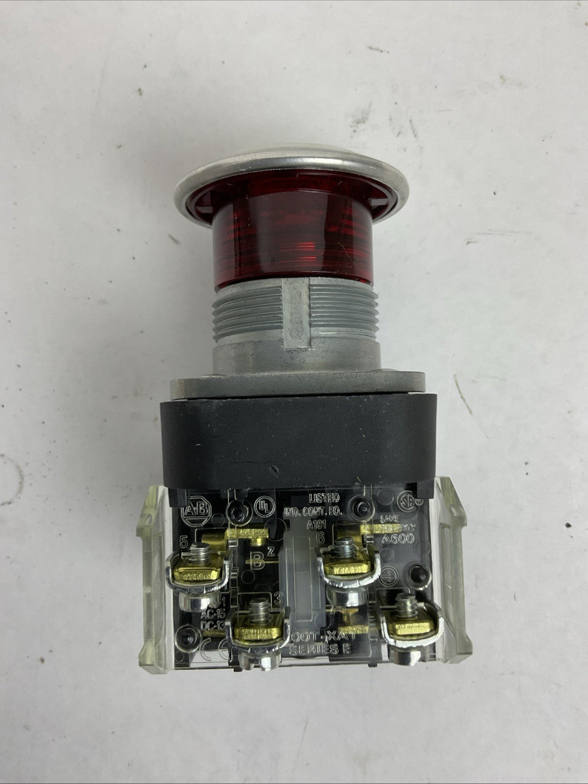 ALLEN BRADLEY 800T-FXP16RA1 SER T 120VAC 30mm PUSH-PULL ILLUMINATED RED