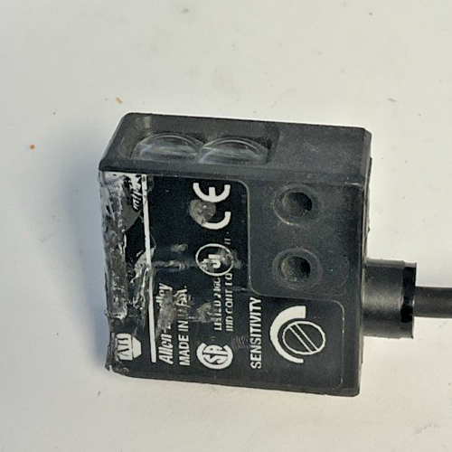ALLEN BRADLEY 42SML-7110 PHOTOSWITCH 11-20VDC 1.2WATT SER.B