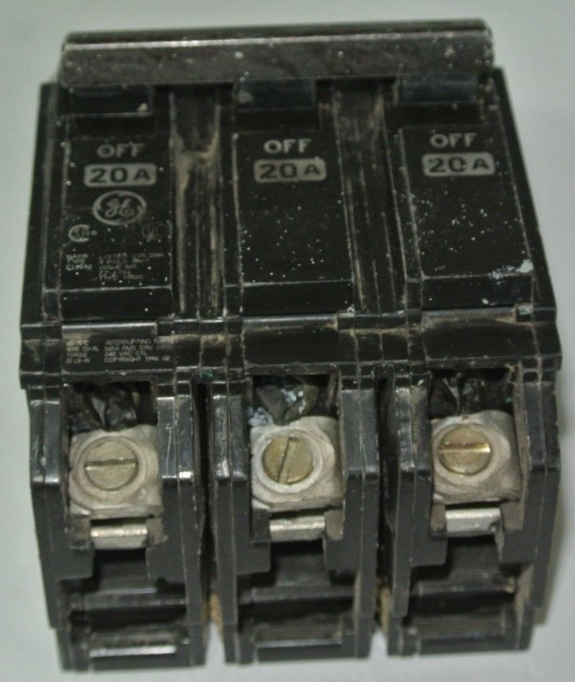 GENERAL ELECTRIC CIRCUIT BREAKER - 20A - 3-POLE w/ COMMON TRIP