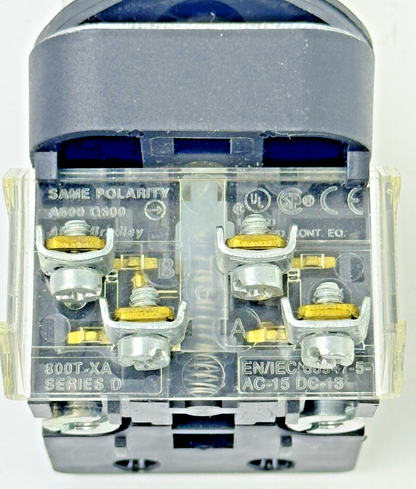 ALLEN-BRADLEY - 800T-QAH2R SER. U - RED ILLUMINATED PUSH BUTTON W/ BLOCK