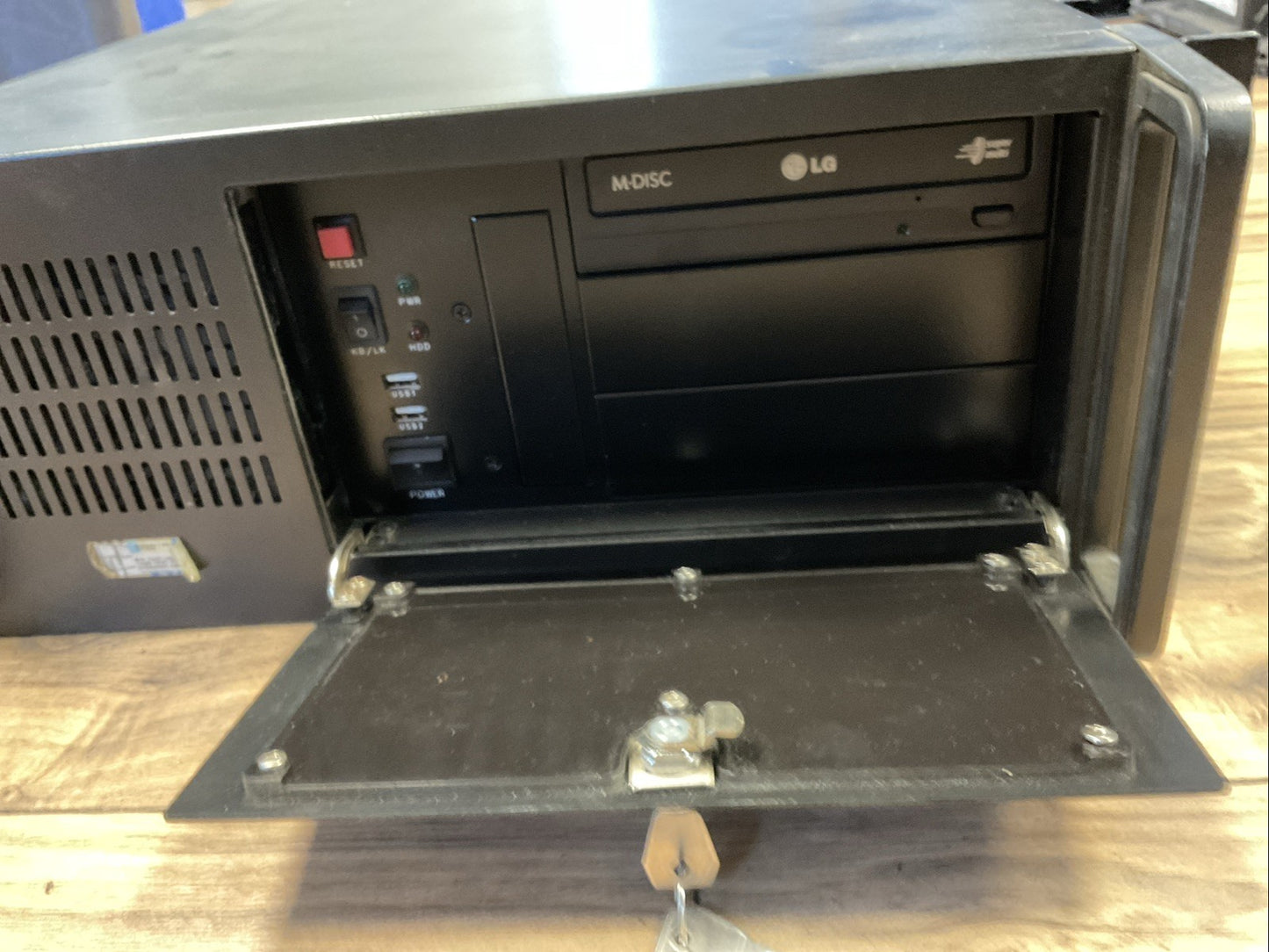 AXIOMTEK AX61400TB-RC-NP INDUSTRIAL COMPUTER CHASSIS