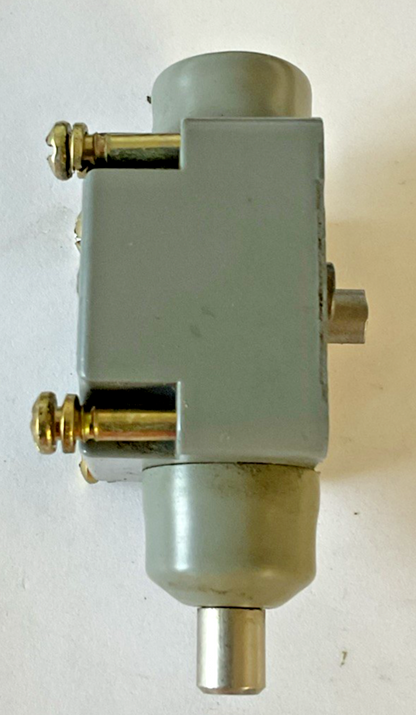 EATON E50DH1 LIMIT SWITCH SIDE PIN PLUNGER SER.A1