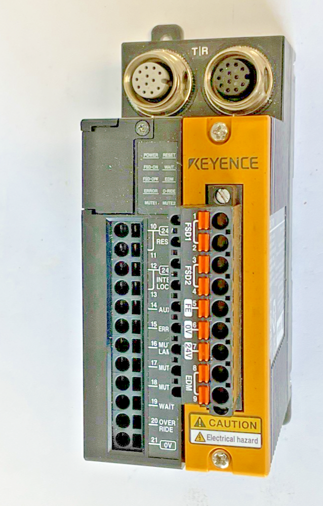 KEYENCE GL-T11R SAFETY RELAY TERMINAL 24VDC 100MA