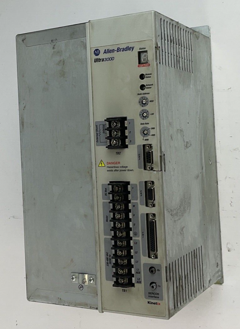ALLEN BRADLEY  2098-DSD-HV220-SE SERVO DRIVE SER.B  3PH FIRM V1.60 COVER BROKEN
