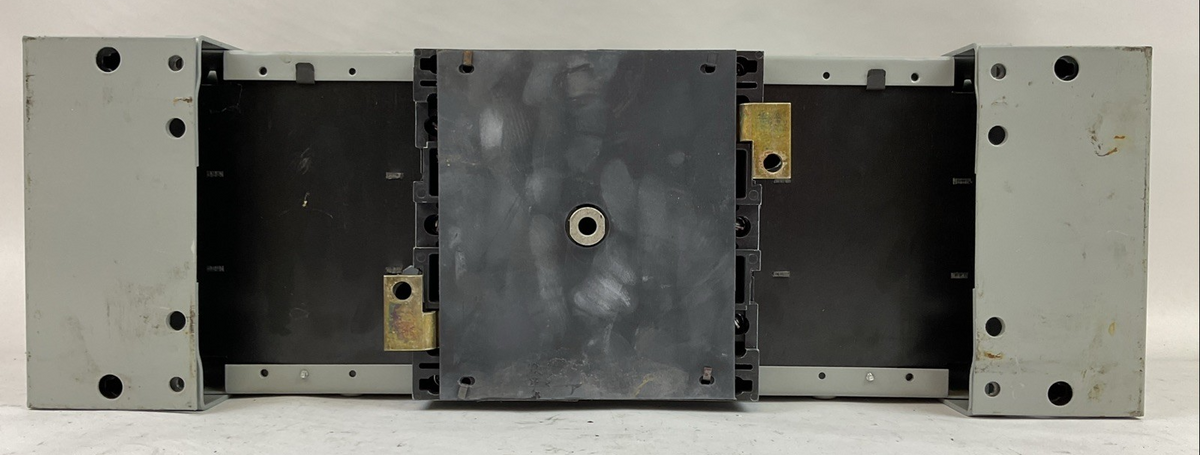 SIEMENS V7E3633R SER A 600V 100AMP 3PHASE 3POLE TWIN FUSIBLE VACU-BREAK SWITCH