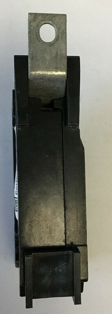 CUTLER HAMMER GHQ1020 QUICKLAG 20AMP CIRCUIT BREAKER 120/240VAC***LOTOF10***