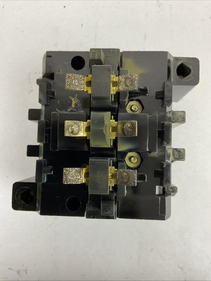 SQUARE D 8536SBG2 SIZE 0 STARTER 600VAC 5HP B7.70 HEATERS 31041-400-42 COIL 120V