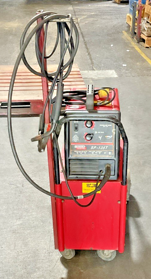 LINCOLN SP-135T MIG WELDER 90A 120V 25-135A W/GAUGES, GUN, HOSE, GLOVES , CLAMP