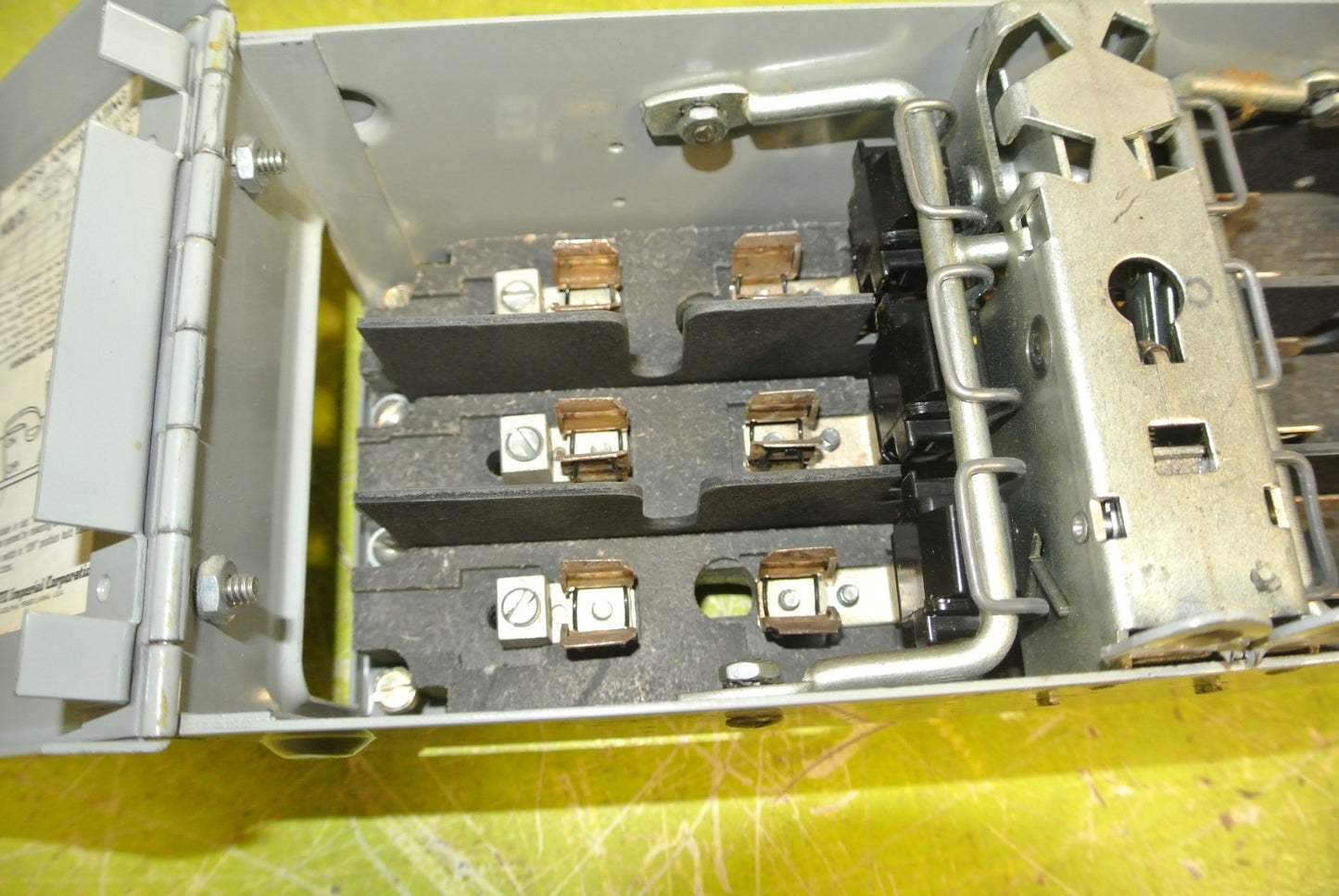 I-T-E V2B3212 CLAMPMATIC VACU-BREAK DUAL-AMPERAGE SWITCH 240V, 30 & 60A, 3-POLE