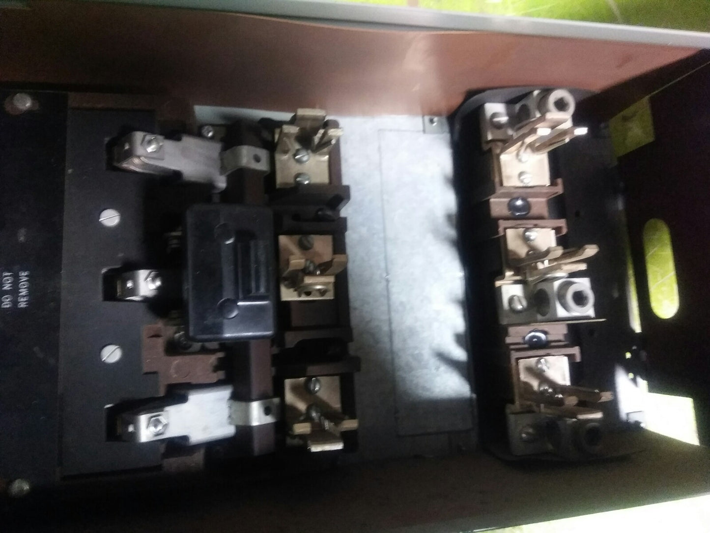 General Electric GE DD2S4324 - 200 AMP, 240 VAC 3-Pole FUSIBLE PANELBOARD SWITCH