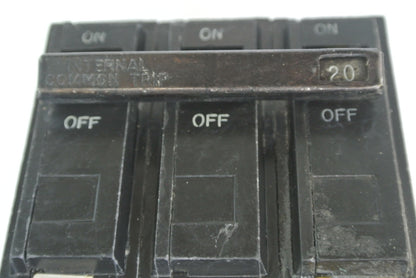 GGENERAL ELECTRIC CIRCUIT BREAKER - 3-POLE w/ COMMON TRIP - 20A
