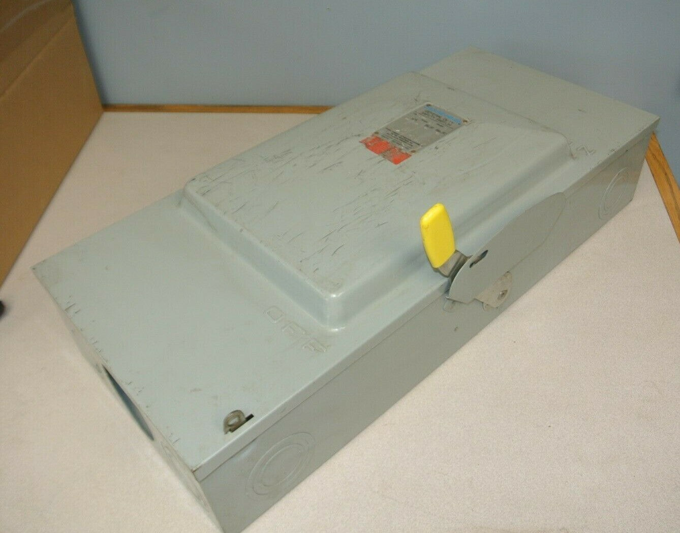 CROUSE-HINDS GH424N GENERAL DUTY FUSIBLE SAFETY SWITCH / 240V / 200A / 60HP MAX