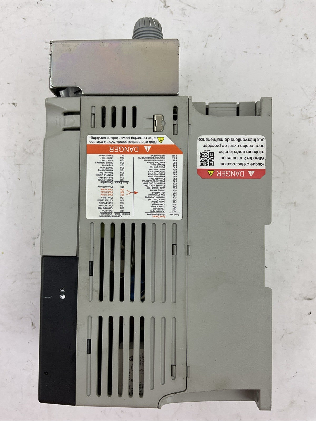 ALLEN BRADLEY 22B-D1P4N104 AC DRIVE SER A FRN: 6.02 POWER FLEX 40 0.4kW/0.5HP