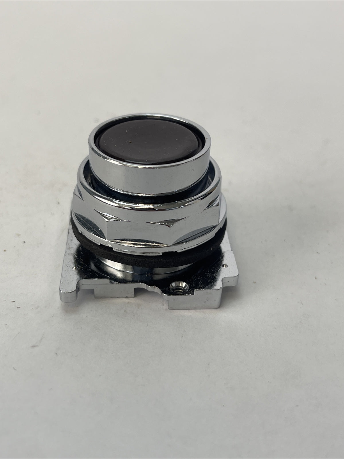 CUTLER HAMMER 10250T107 PUSHBUTTON OPER. STD. BUTTON BROWN NEMA 4,4X-13 SER A1