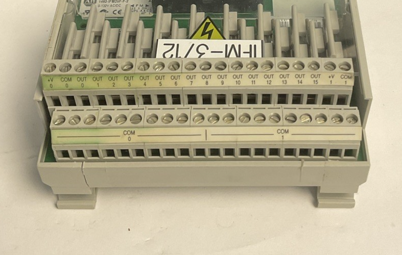 ALLEN BRADLEY 1492-IFM20F-F-2 INTERFACE MODULE SER.A 132VAC/DC