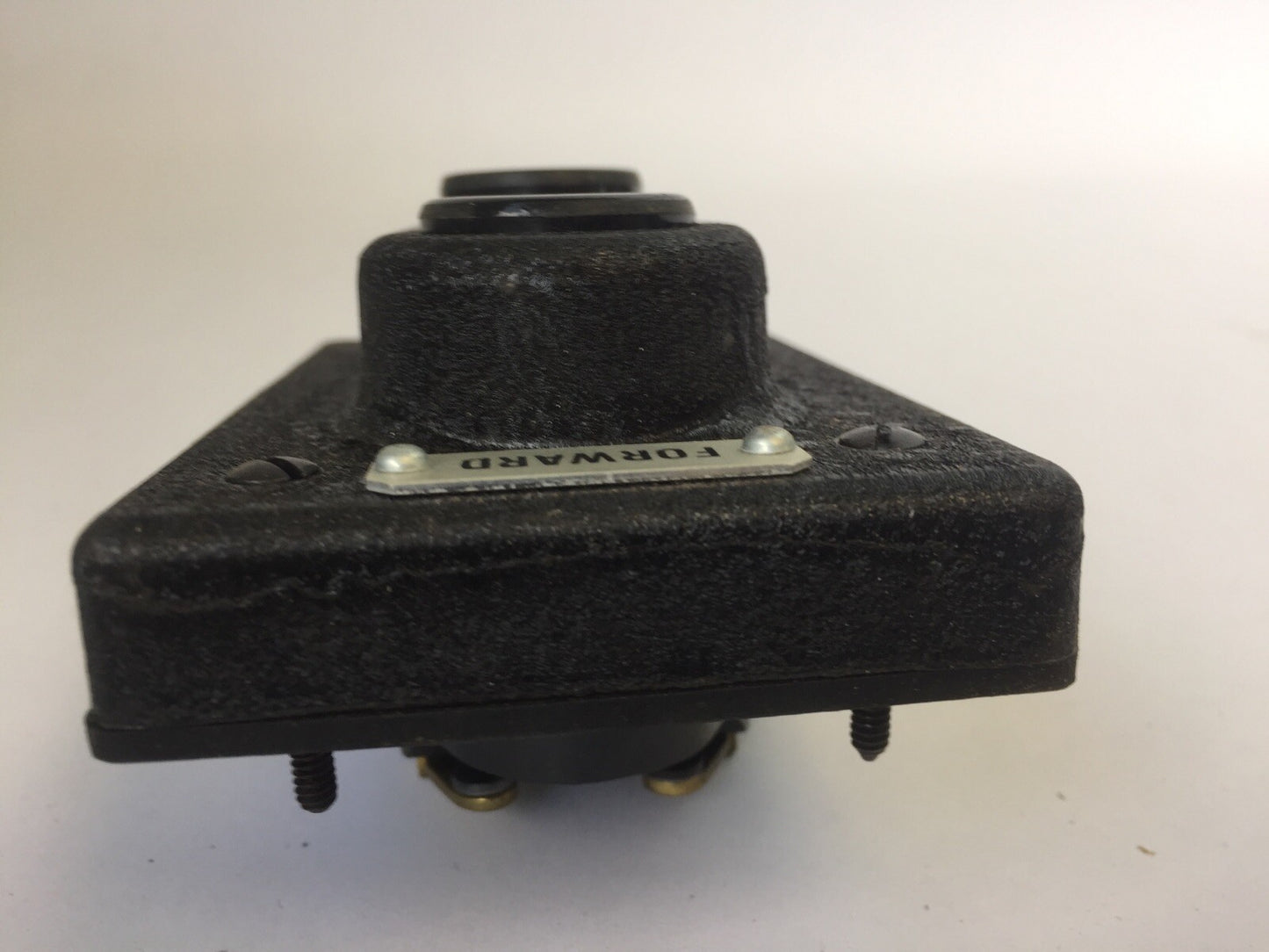 REES 313 FORWARD REVERSE PUSHBUTTON SWITCH
